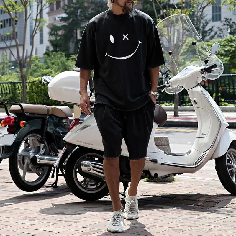 Men's Fashion Loose Smiley Print Short Sleeve T-Shirt and Shorts Set 72530667Z